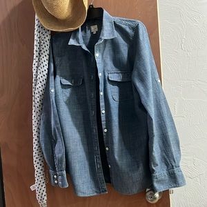 JCrew like new  chambray camp shirt